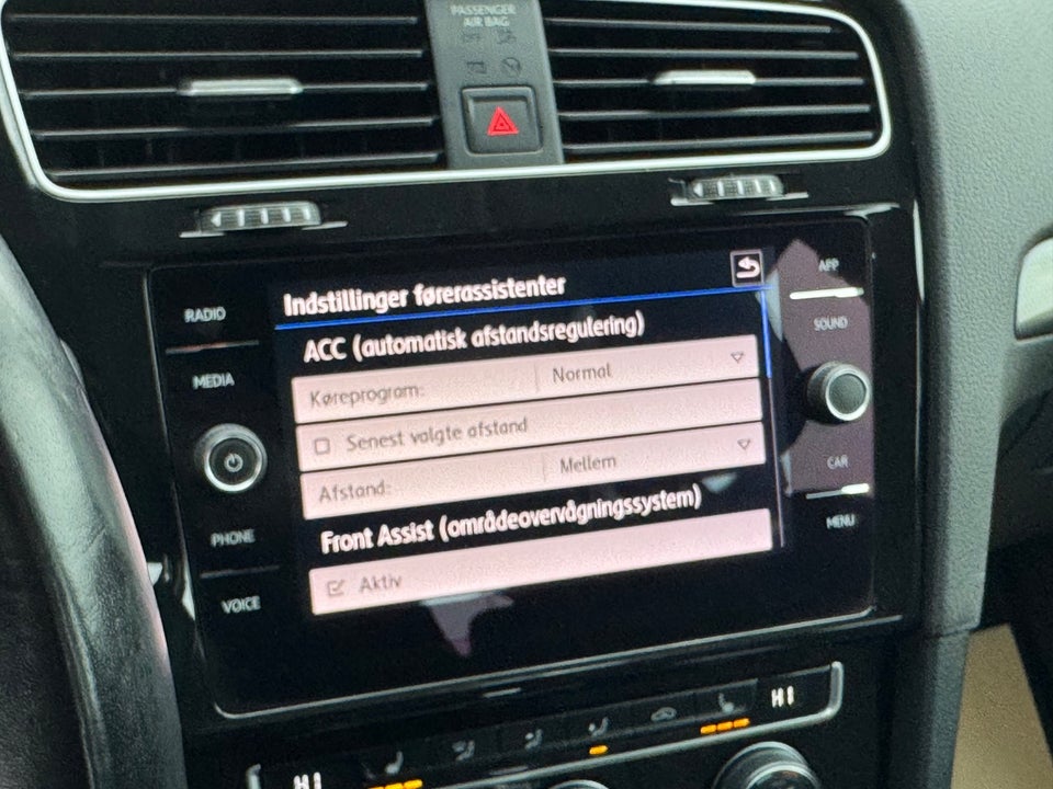 VW Golf VII 1,6 TDi 115 IQ.Drive Variant DSG 5d