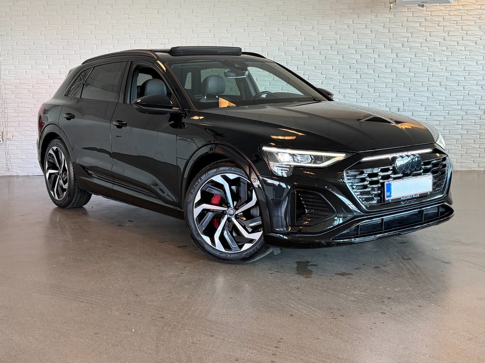 Audi Q8 e-tron 55 S-line quattro 5d