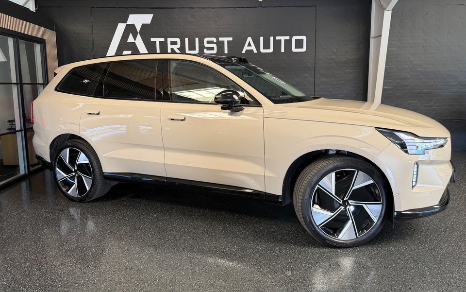 Volvo EX90 Twin Performance Ultra 7prs 5d 2024 til salg hos Trust Auto