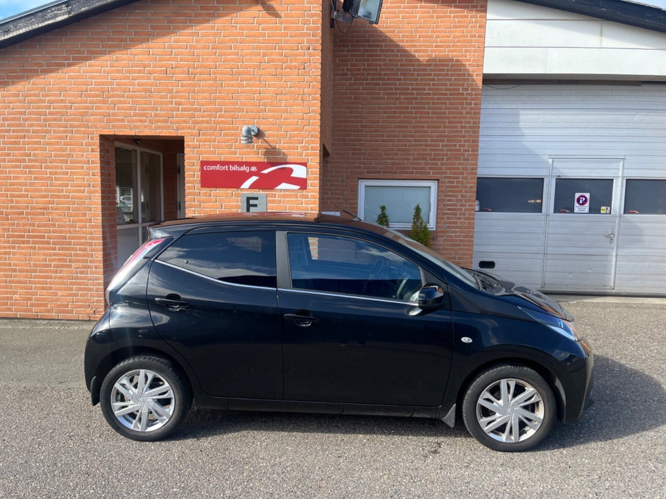 Toyota Aygo 1,0 VVT-i x-black II 5d