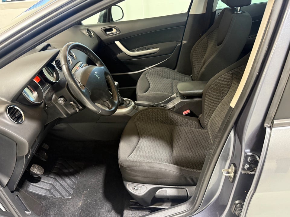 Peugeot 308 1,6 HDi 109 Premium SW 7prs 5d