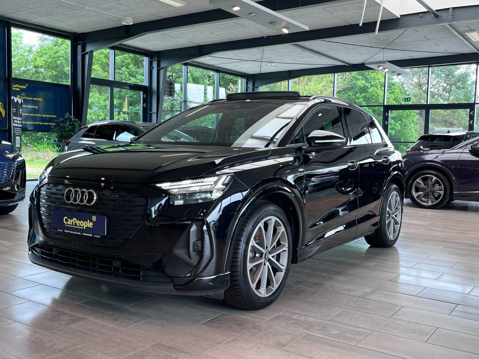 Audi Q4 e-tron 45 S-line quattro 5d