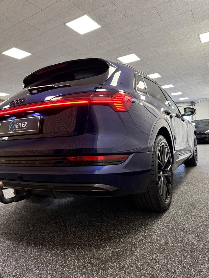 Audi e-tron 55 S-line quattro 5d