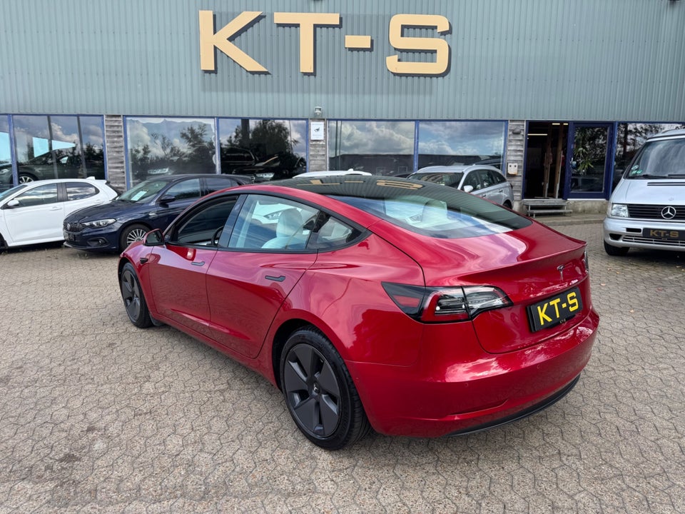Tesla Model 3 Standard Range+ RWD 4d