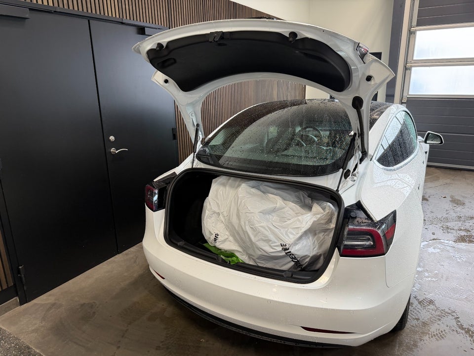 Tesla Model 3 Standard Range+ RWD 4d