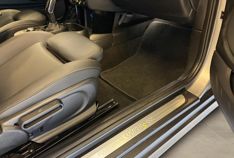 MINI Cooper SE Classic Trim 3d