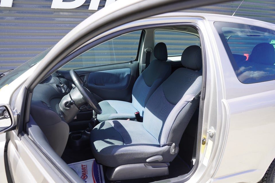 Toyota Yaris 1,3 Luna 3d