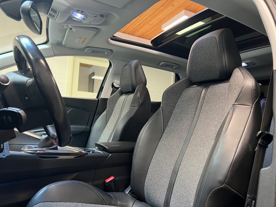 Peugeot 3008 1,5 BlueHDi 130 Allure 5d