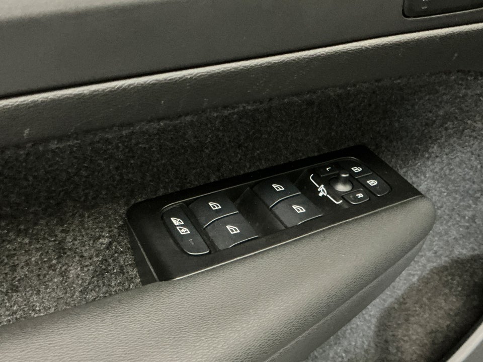 Volvo XC40 P8 ReCharge Twin Pro 5d