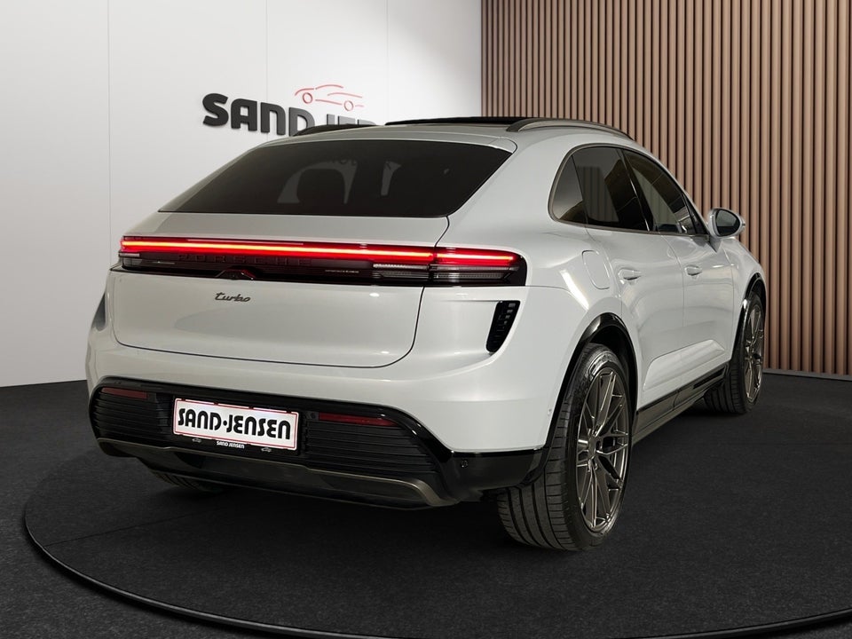 Porsche Macan Turbo 5d