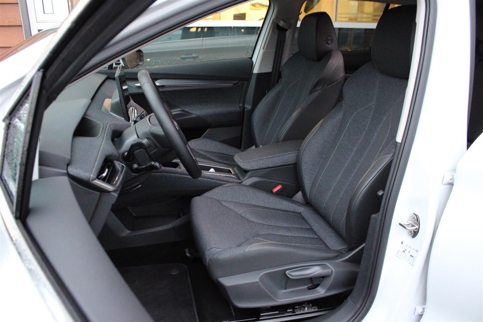 Skoda Elroq 85 iV Loft 5d