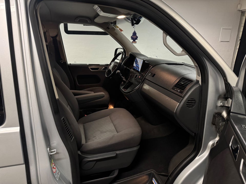 VW Multivan 2,5 TDi 130 Basis 7prs 5d