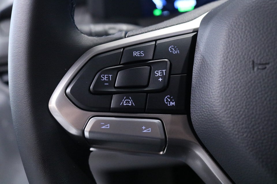 VW e-Caravelle 64 Basis SWB