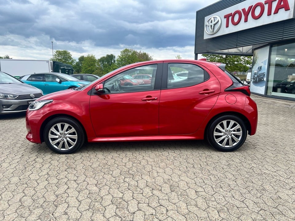 Toyota Yaris 1,5 Hybrid Active Tech e-CVT 5d