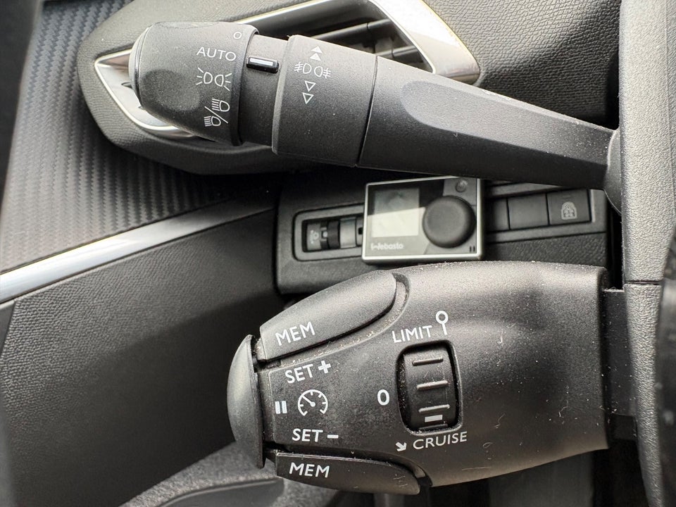 Peugeot 5008 1,2 e-THP 130 Strike 7prs 5d