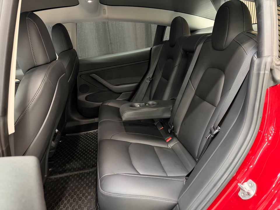 Tesla Model 3 Long Range AWD 4d