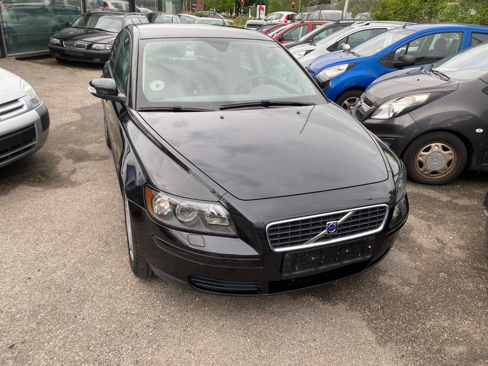 Volvo S40 1,6  4d