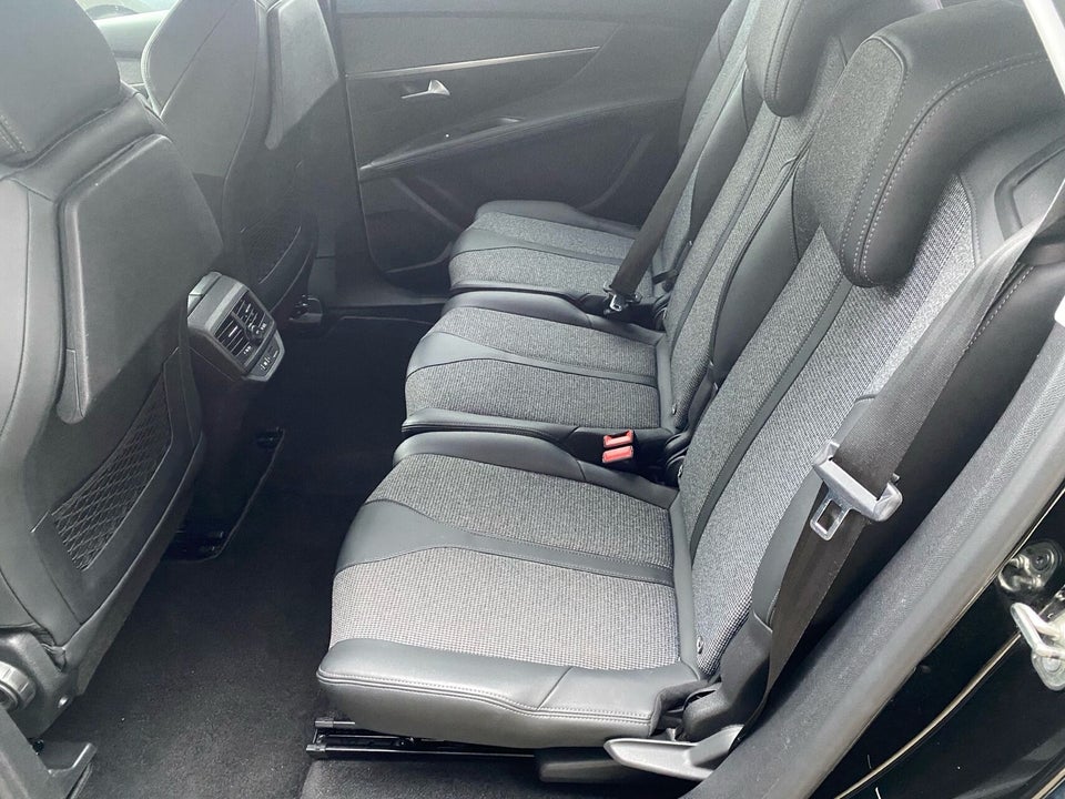 Peugeot 5008 1,5 BlueHDi 130 Allure 7prs 5d