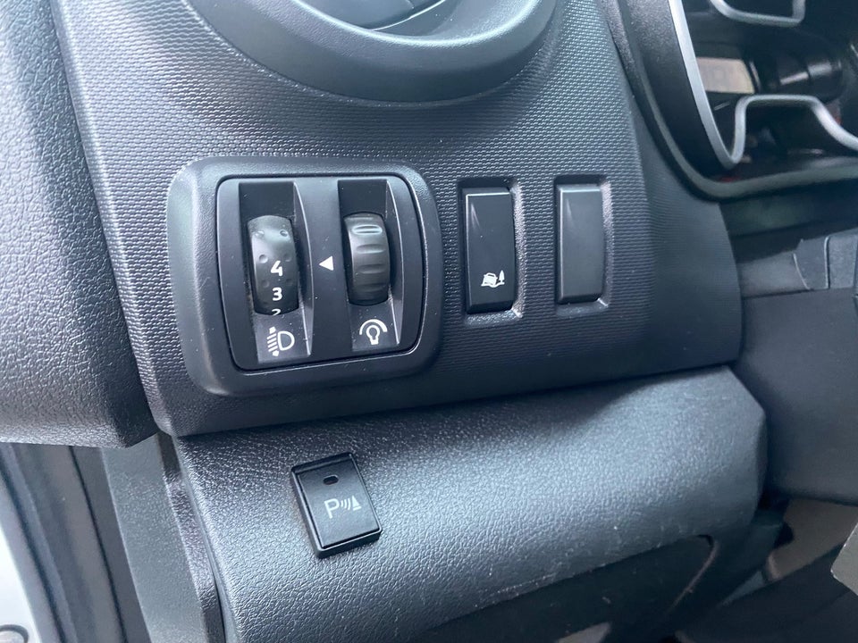 Renault Trafic T29 2,0 dCi 120 L2H1