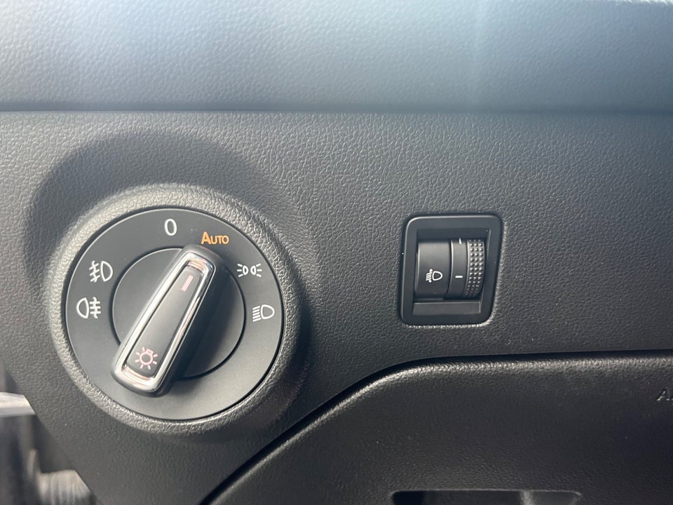 Seat Leon 1,6 TDi 110 Reference 5d