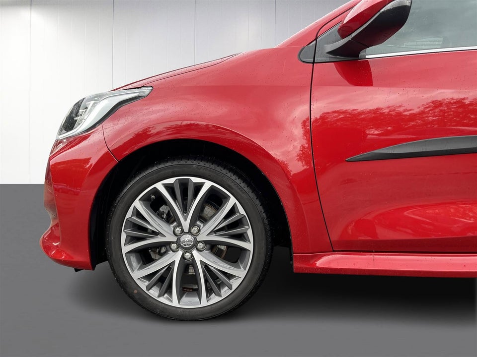 Toyota Yaris 1,5 Hybrid Elegant e-CVT 5d