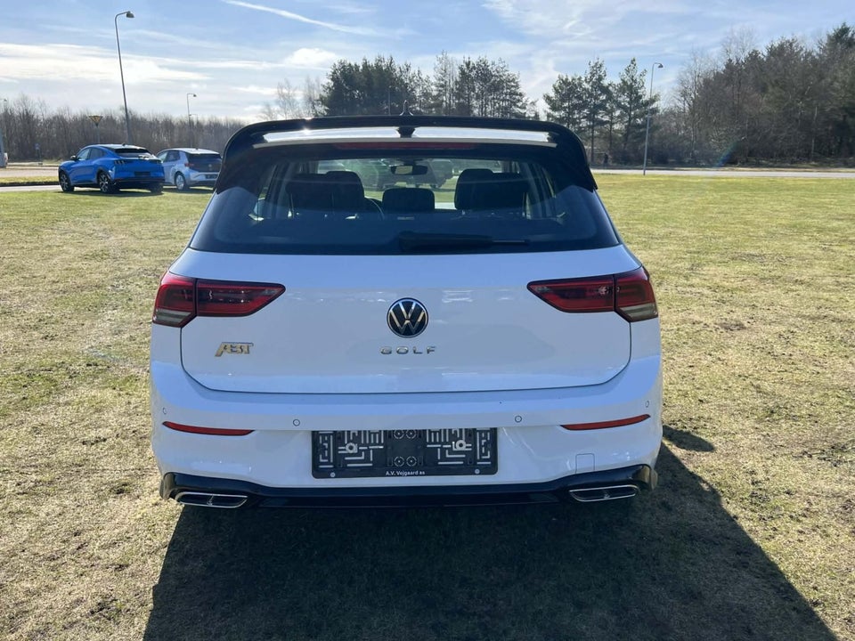 VW Golf VIII 1,5 TSi 130 1st Edition 5d