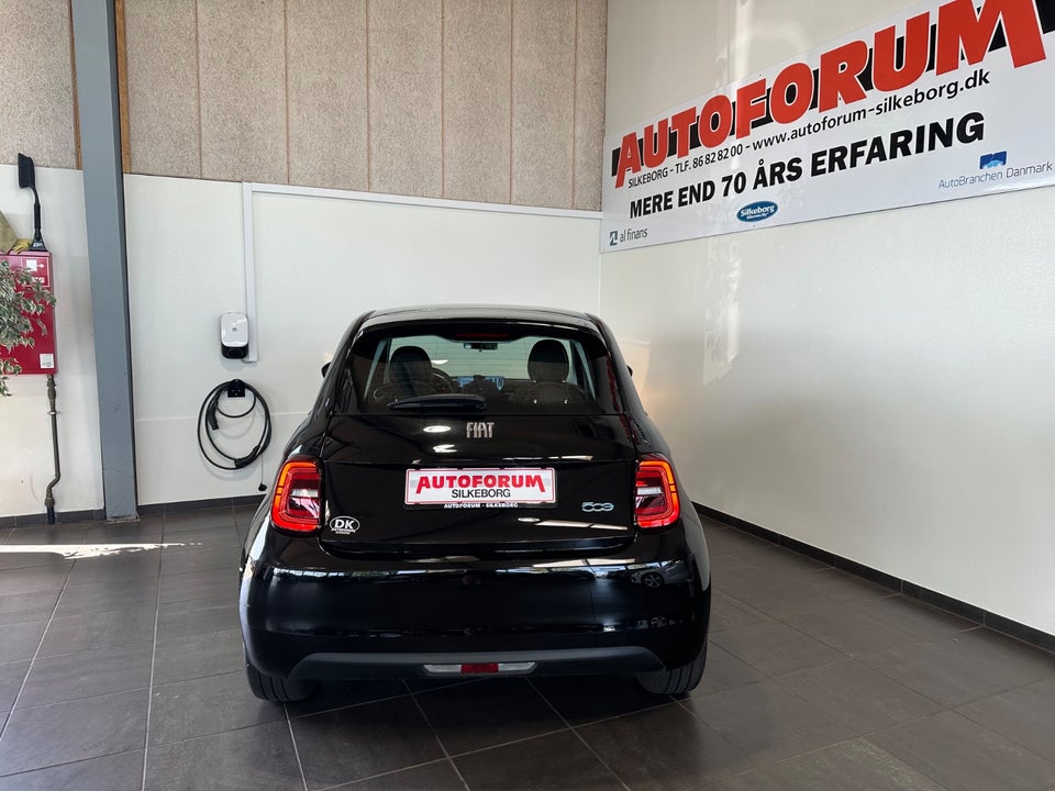 Fiat 500e 42 Icon 3d