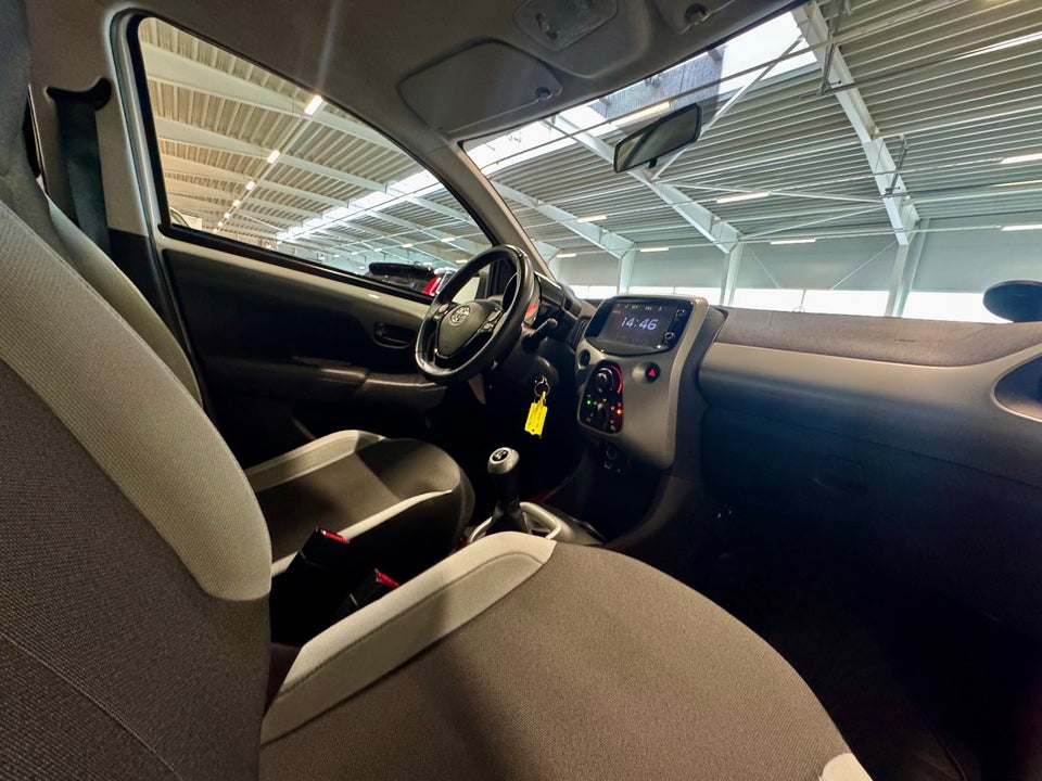 Toyota Aygo 1,0 VVT-i x-press 5d