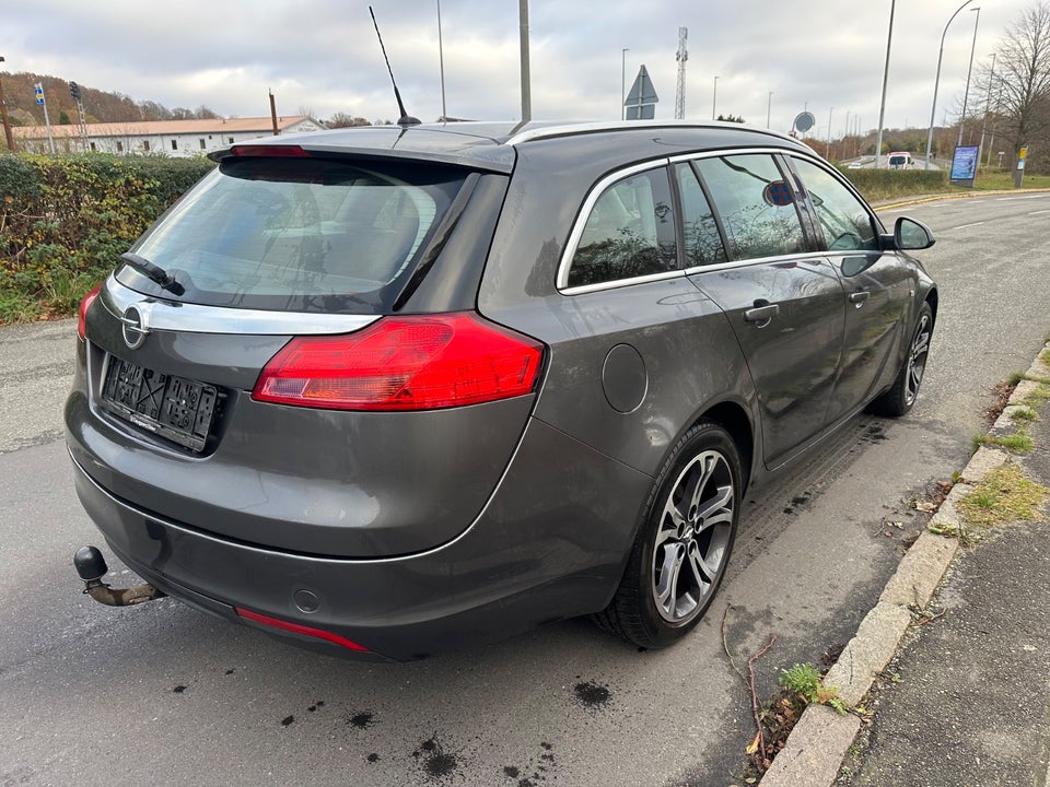 Opel Insignia 1,8 Cosmo Sports Tourer 5d