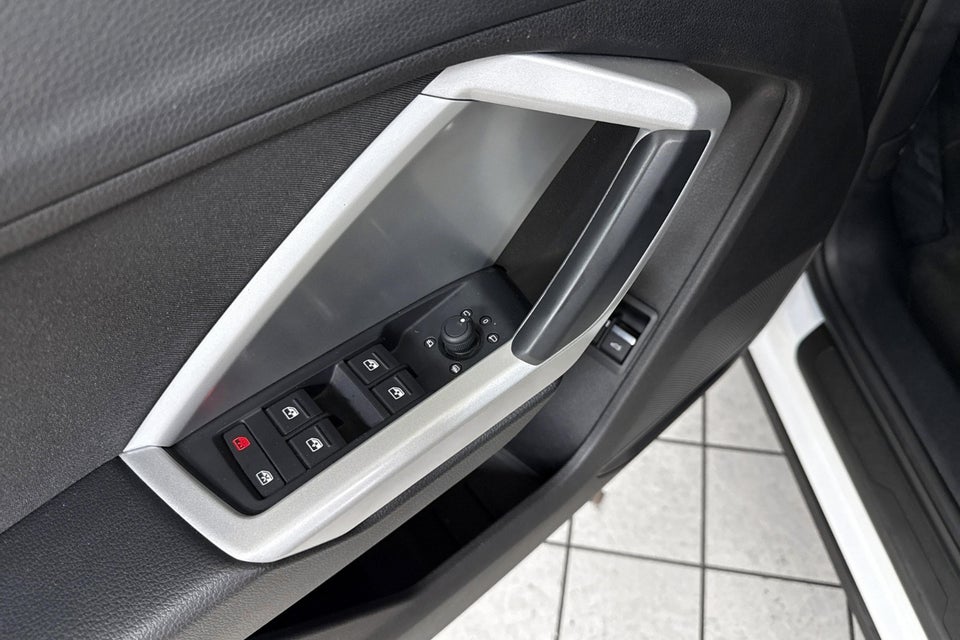 Audi Q3 45 TFSi e Attitude plus S-tr. 5d