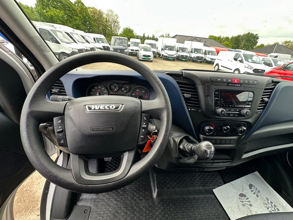 Iveco Daily 2,3 35S14 10,8m³ Van