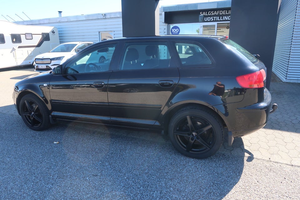 Audi A3 2,0 TDi 140 Ambiente Sportback 5d