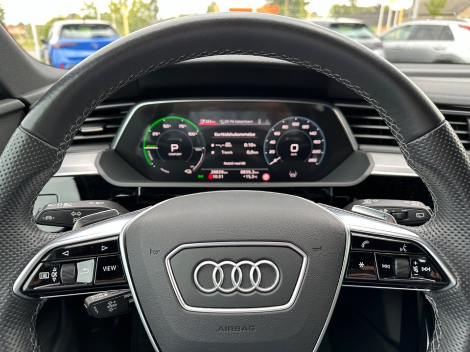 Audi e-tron 55 S-line quattro 5d