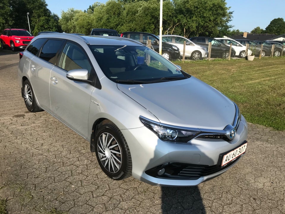 Toyota Auris 1,8 Hybrid H2 Comfort Touring Sports CVT 5d