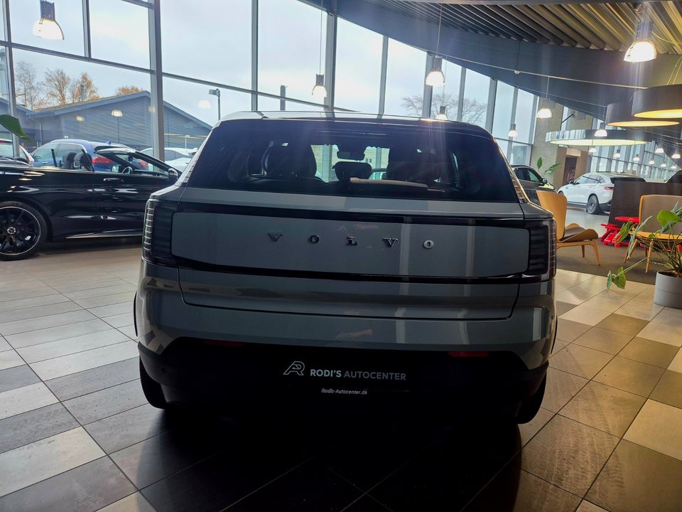 Volvo EX30 Extended Range Plus 5d