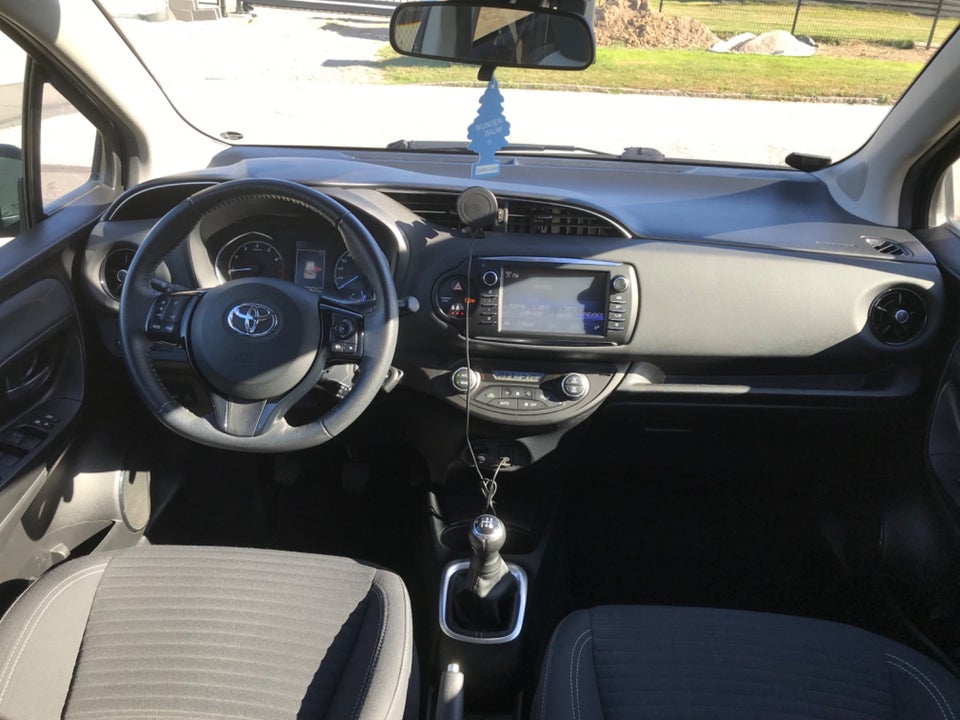 Toyota Yaris 1,0 VVT-i T3 5d