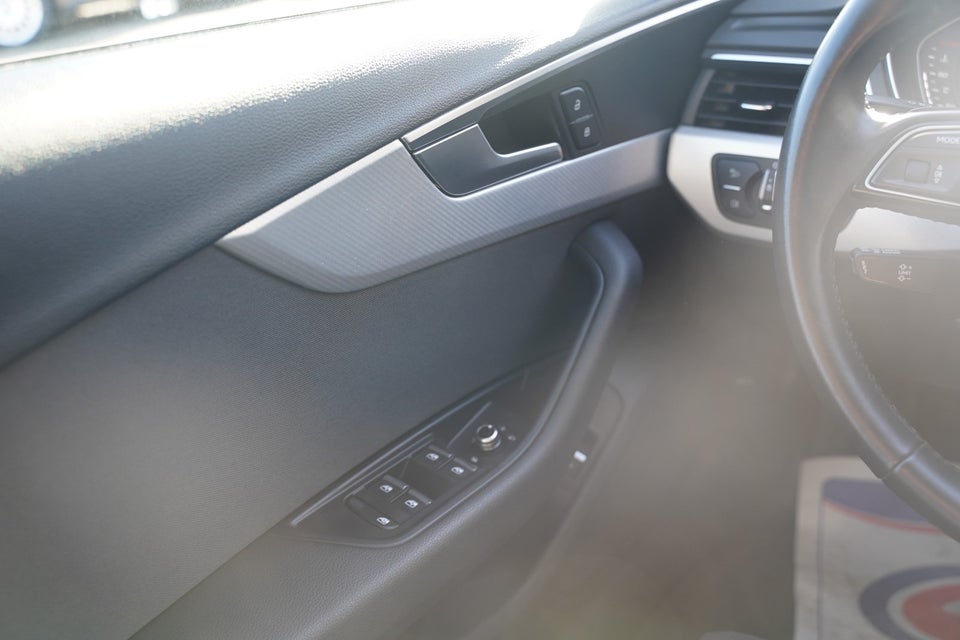 Audi A4 40 TFSi Advanced Avant S-tr. 5d