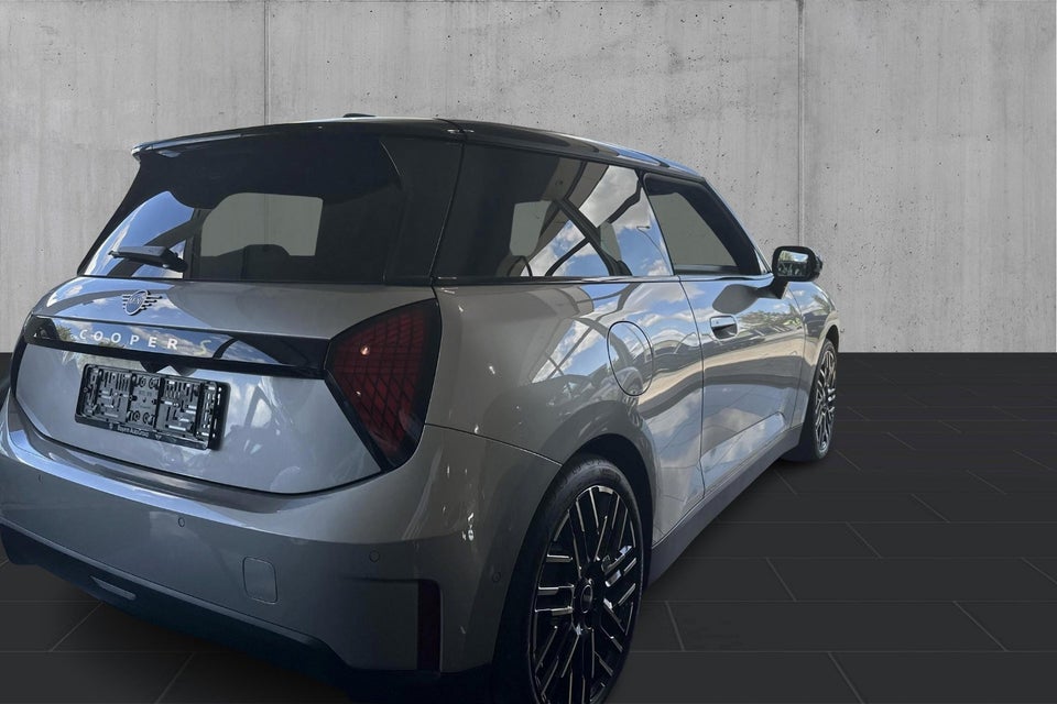 MINI Cooper SE Favoured Trim XL 3d