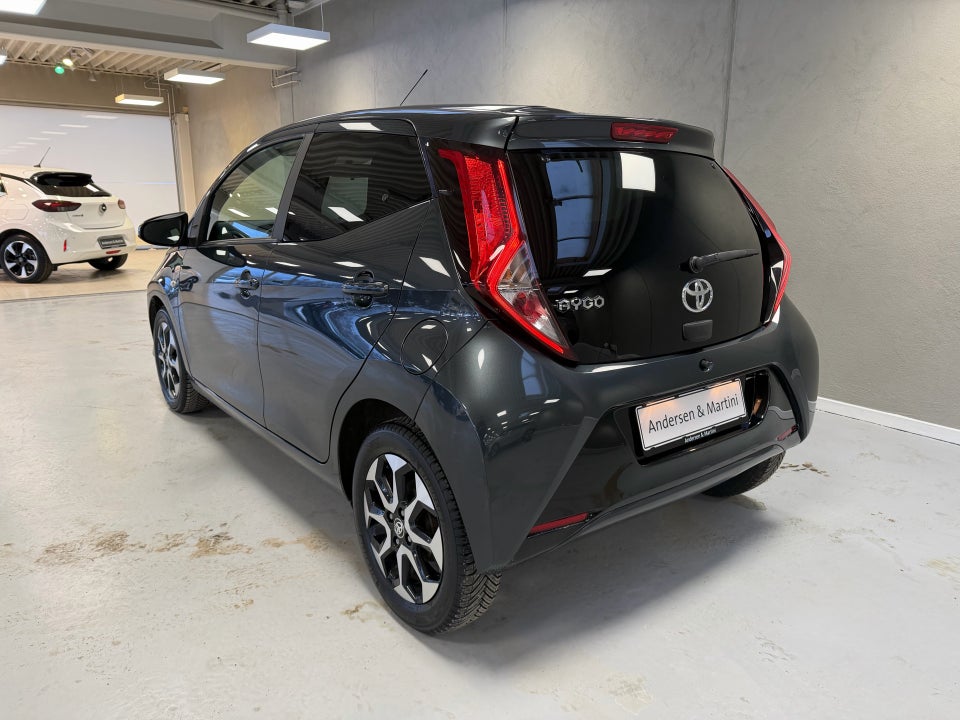 Toyota Aygo 1,0 VVT-i x-press x-shift 5d