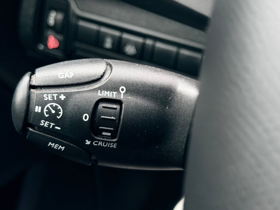 Peugeot 308 1,5 BlueHDi 130 Allure Grand 5d