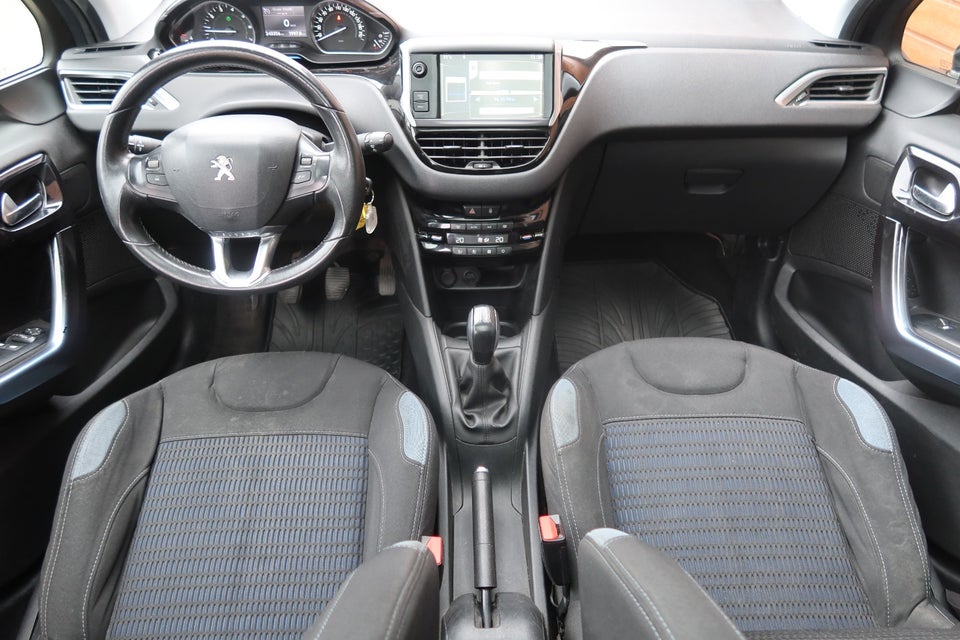 Peugeot 208 1,2 VTi Allure Sky 5d