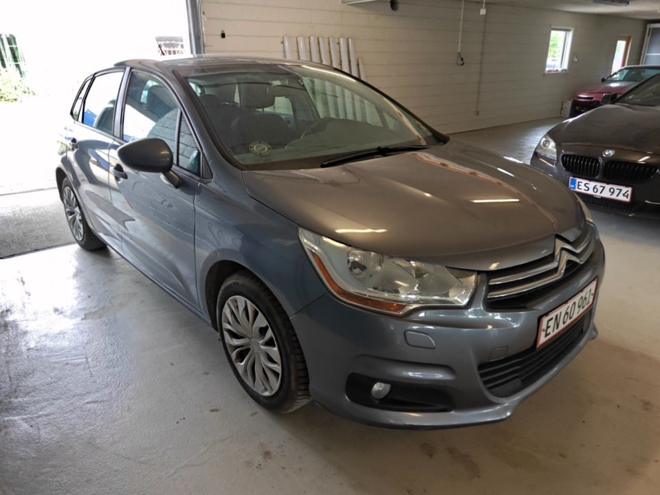 Citroën C4 1,6 HDi 90 Attraction 5d