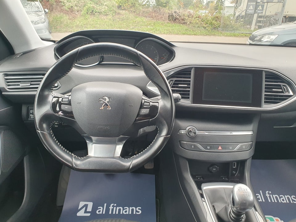 Peugeot 308 1,2 e-THP 130 Style 5d