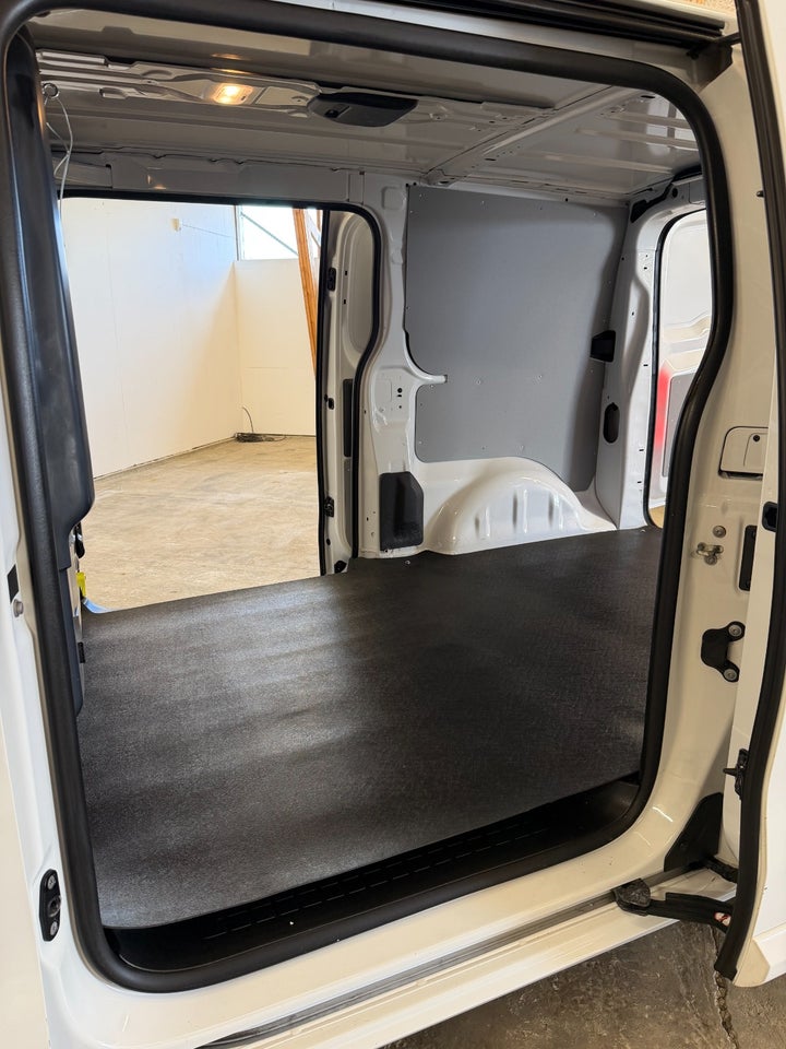 Peugeot e-Expert 75 L2 Premium Van