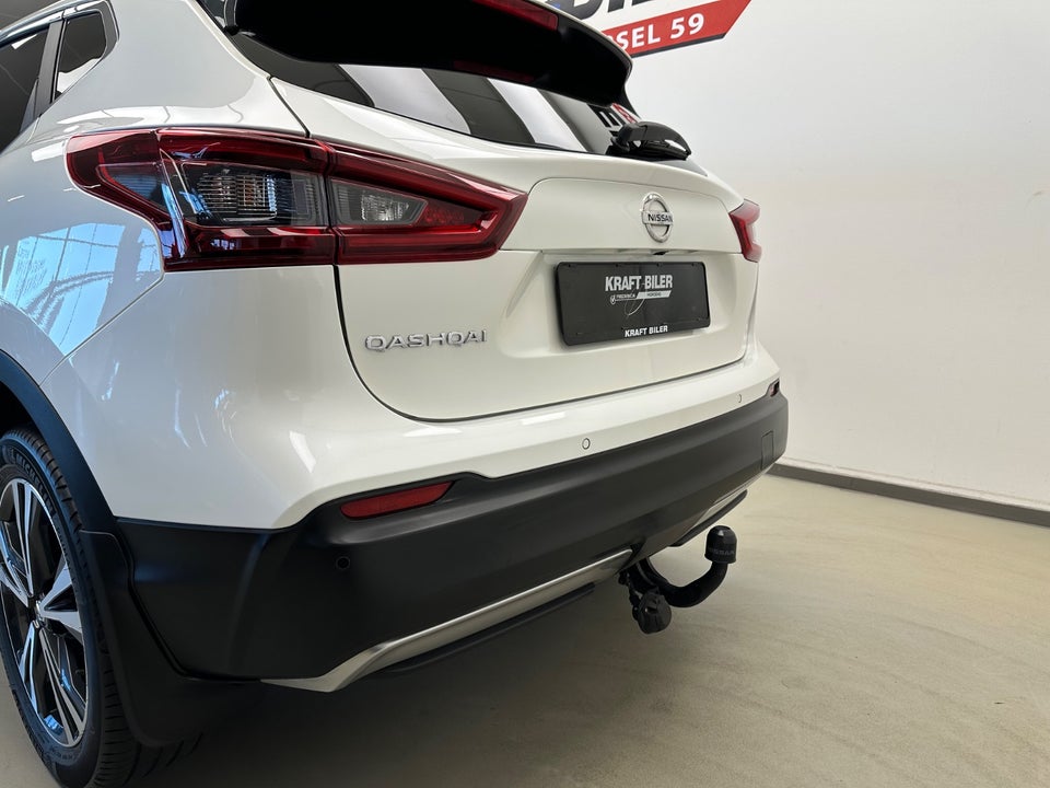 Nissan Qashqai 1,3 Dig-T 140 N-Connecta 5d