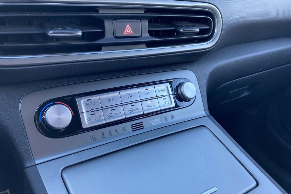 Hyundai Kona 64 EV Essential 5d