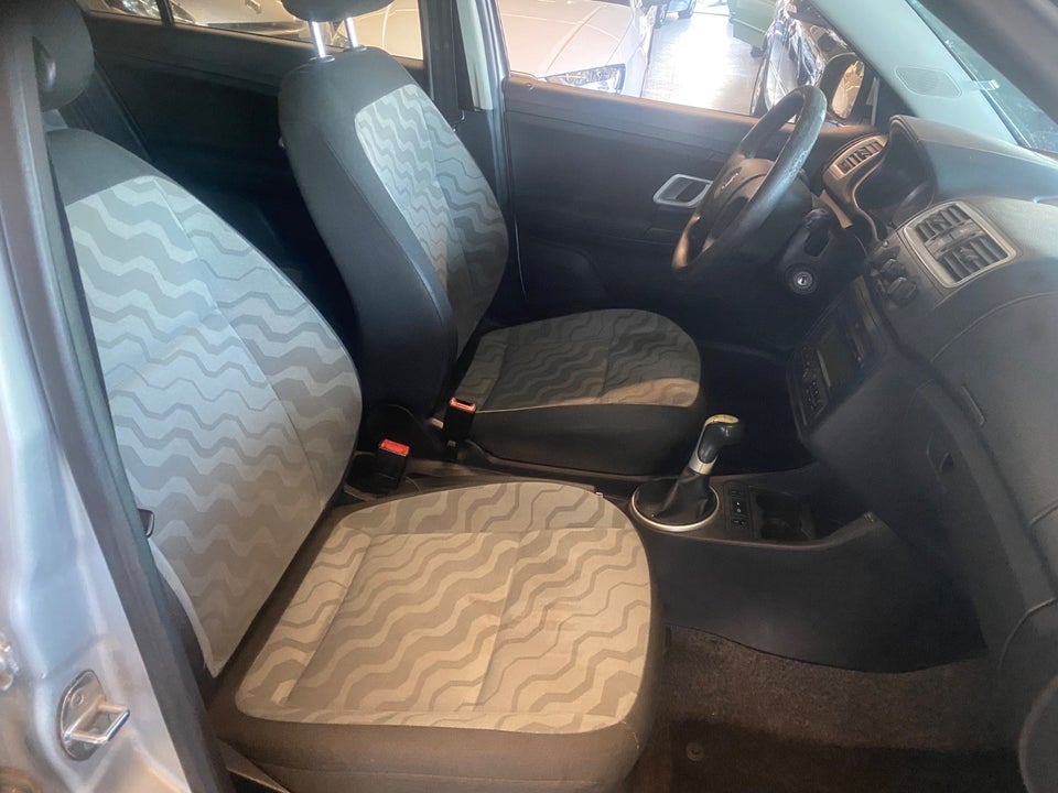 Skoda Fabia 1,4 16V 75 Ambiente Combi 5d