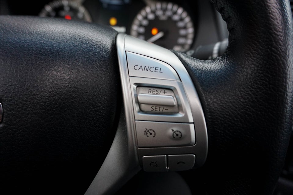 Nissan Navara 2,3 dCi 190 Db.Kab Tekna aut. 4d