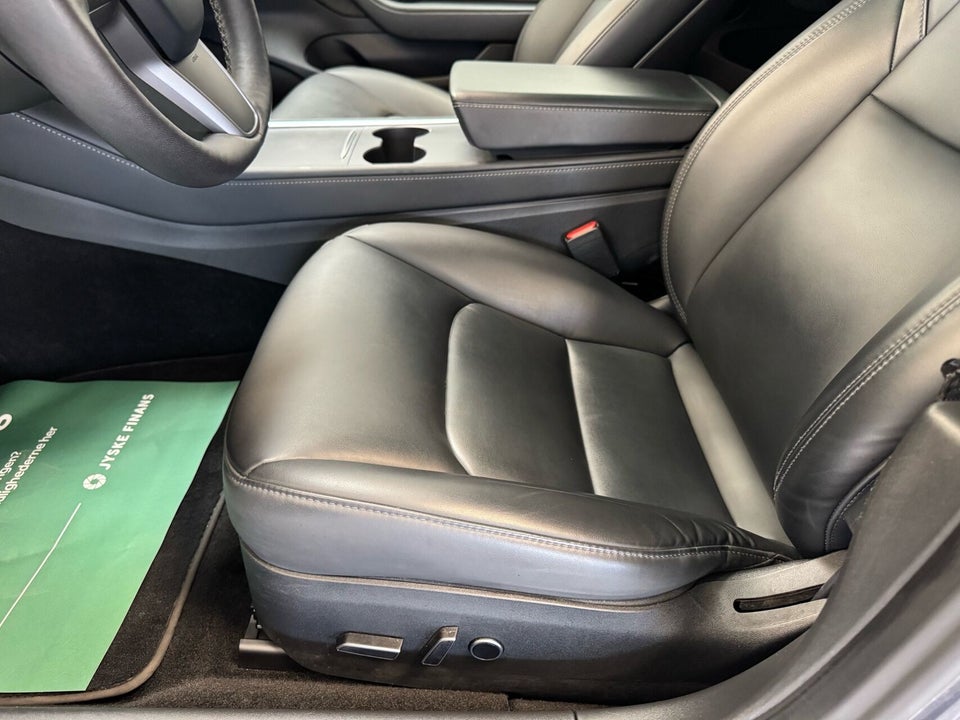 Tesla Model 3 Standard Range+ RWD 4d