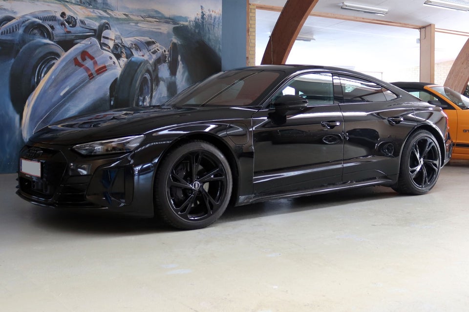 Audi e-tron GT quattro 4d